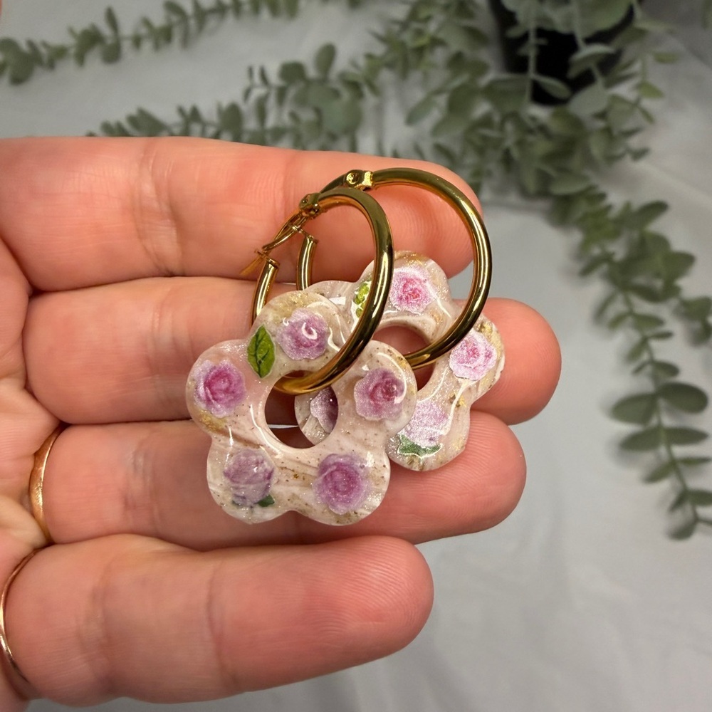 Handmade floral hoop earrings - Picture 2 of 6